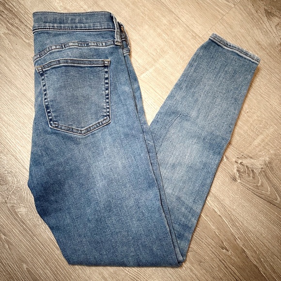 •J.CREW• TOOTHPICK JEANS - Picture 1 of 7
